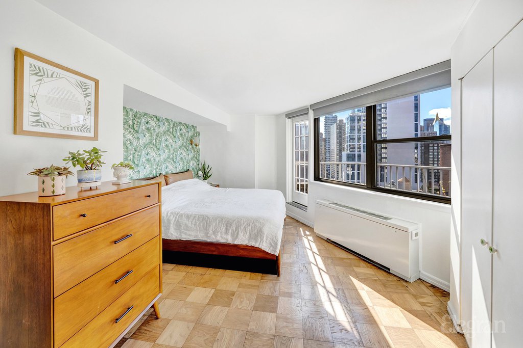 225 East 36th Street, Unit 18K photo 4