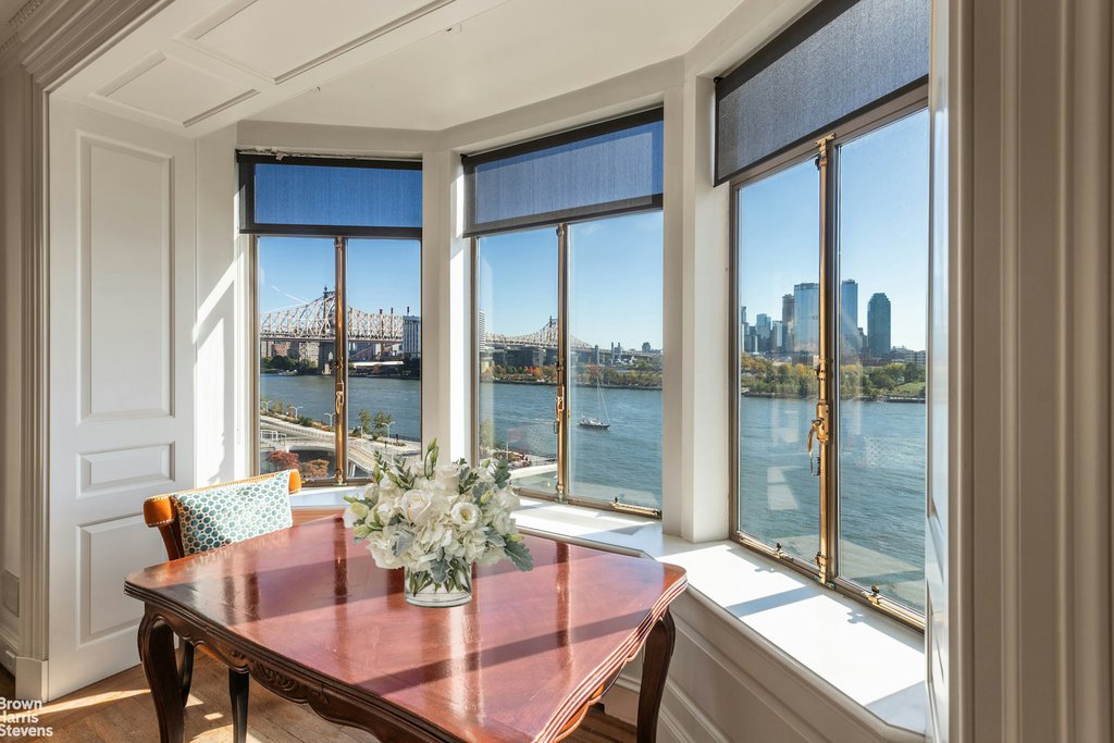 435 East 52nd Street, Unit 4A photo 2