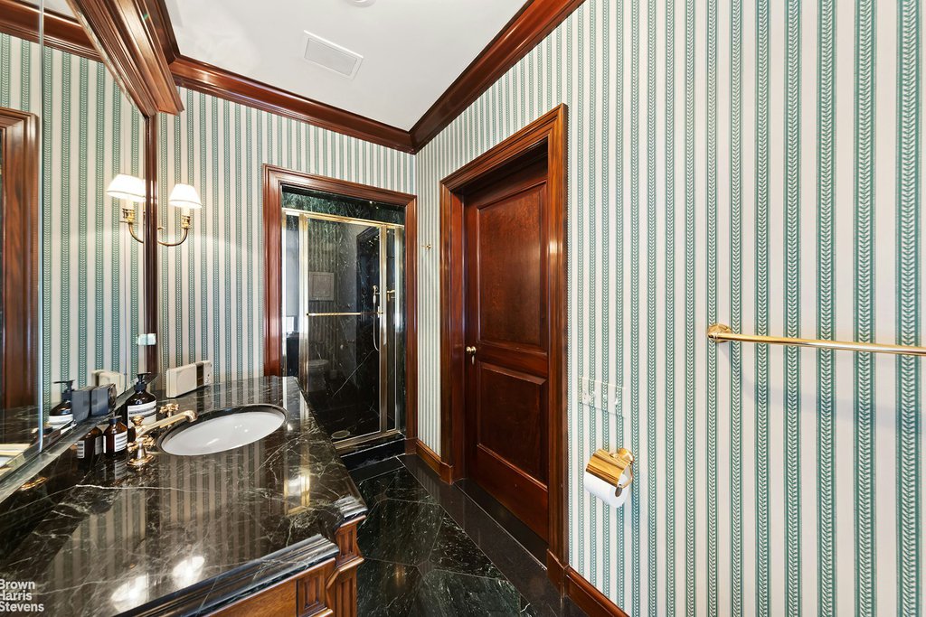 435 East 52nd Street, Unit 4A photo 10