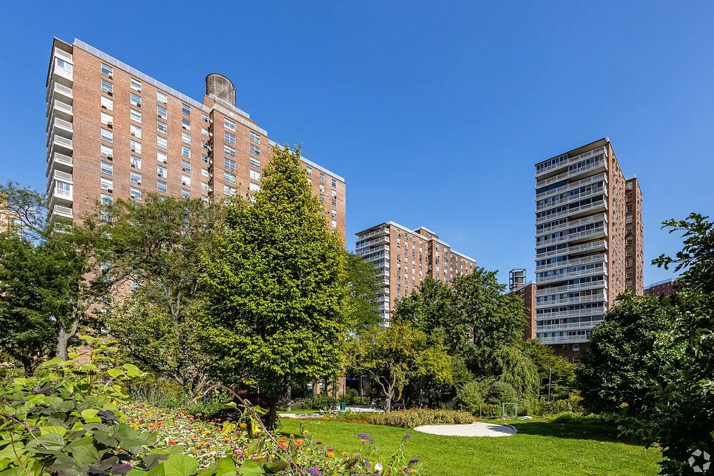 90 La Salle Street, Unit 5A