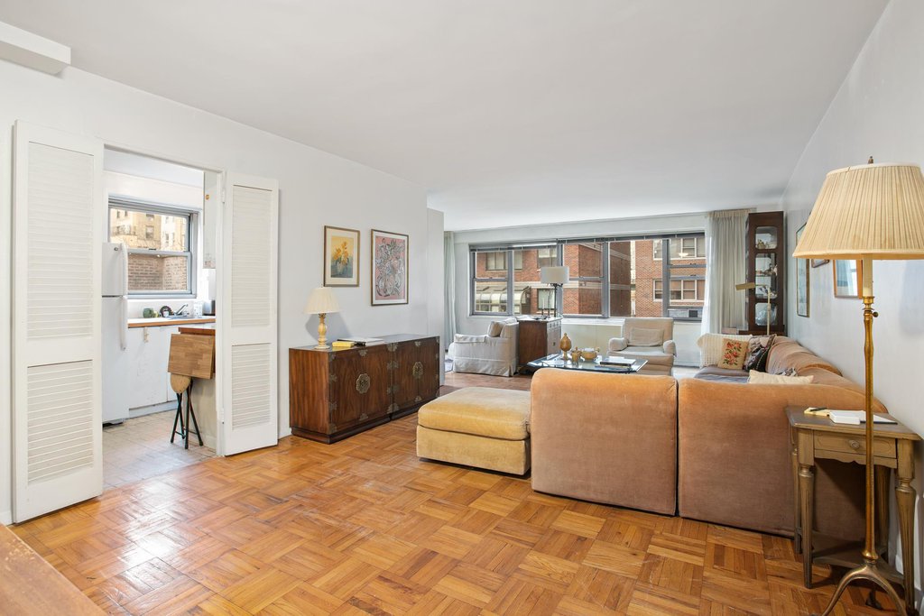 360 East 72nd Street, Unit B804