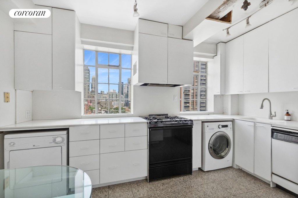 227 East 57th Street, Unit 16G photo 3