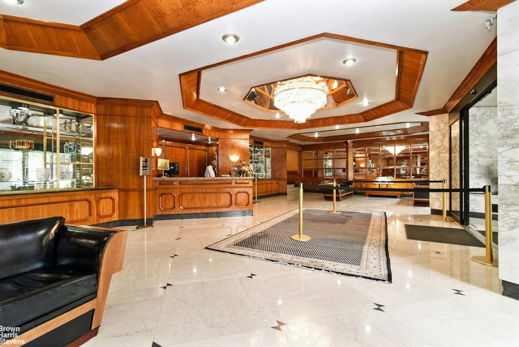 3333 Henry Hudson Parkway, Unit 23V photo 2