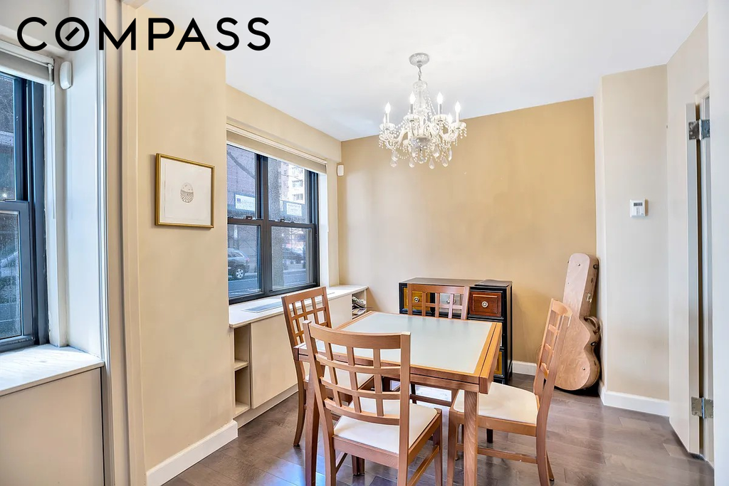 50 Sutton Place South, Unit 2D photo 3