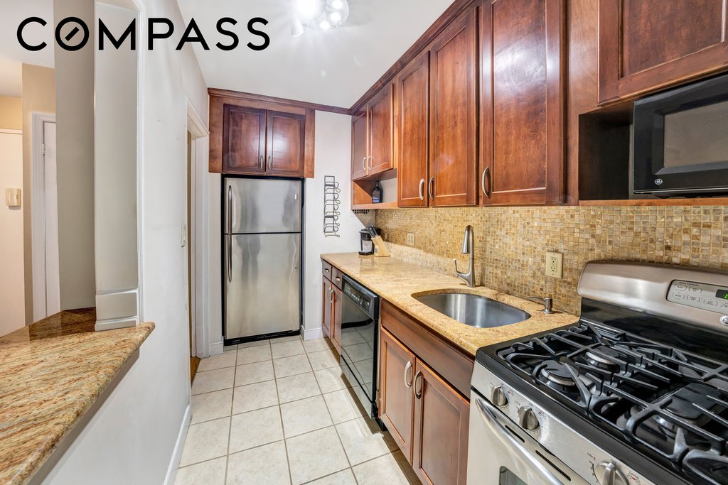 345 East 52nd Street, Unit 3G photo 3