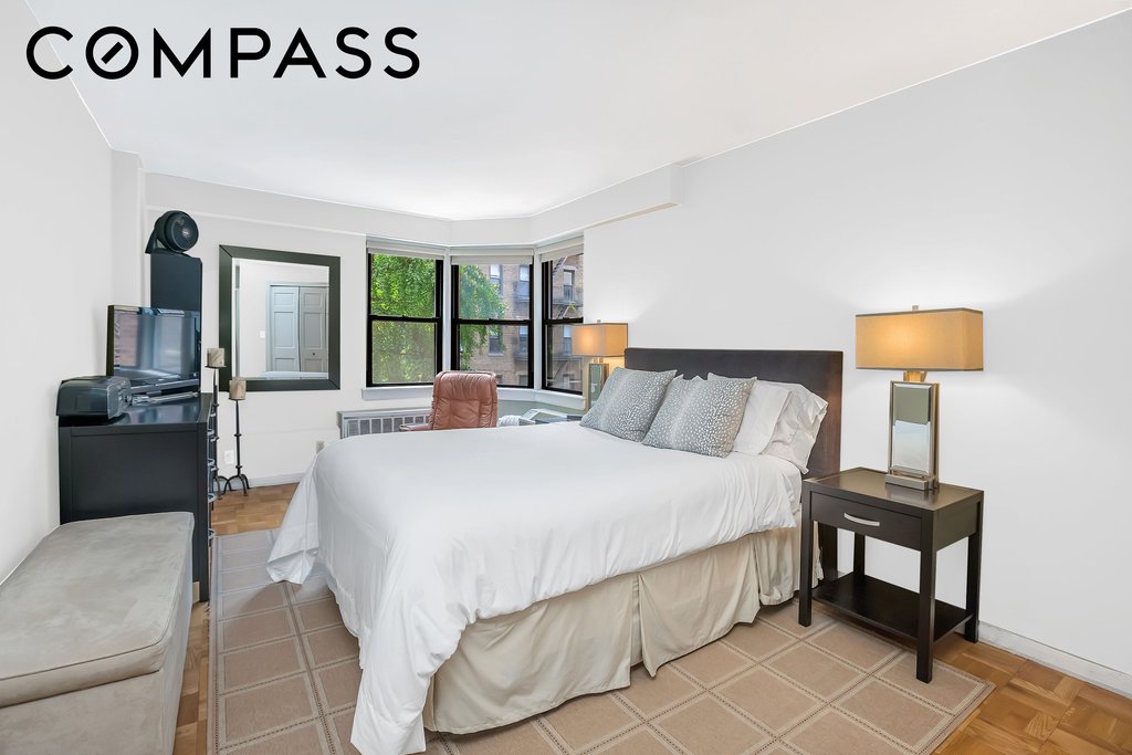 345 East 52nd Street, Unit 3G photo 4