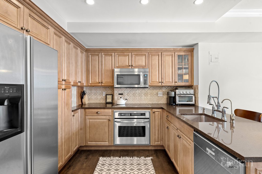 45 Tudor City Place, Unit 1515 photo 2
