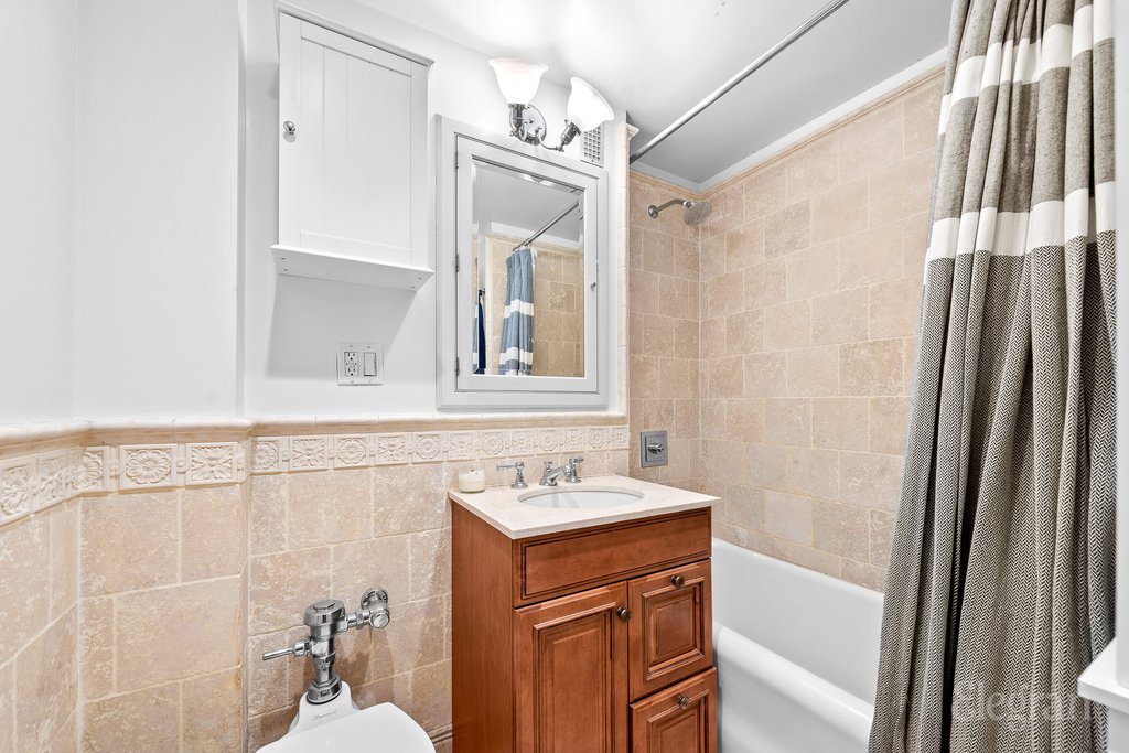 45 Tudor City Place, Unit 1515 photo 9