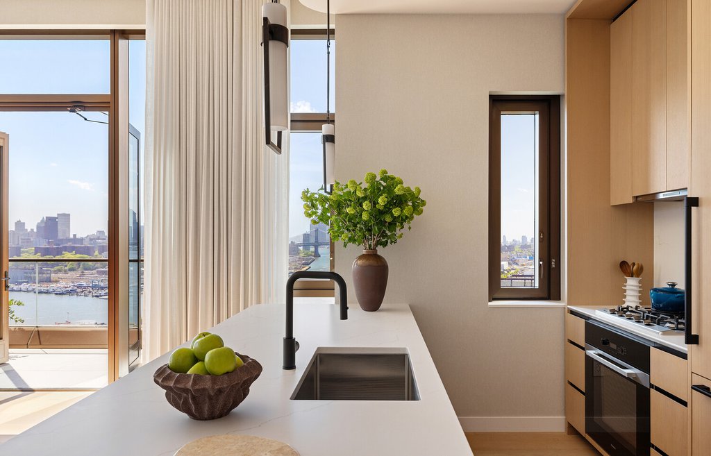 480 Kent Avenue, Unit PHB photo 8