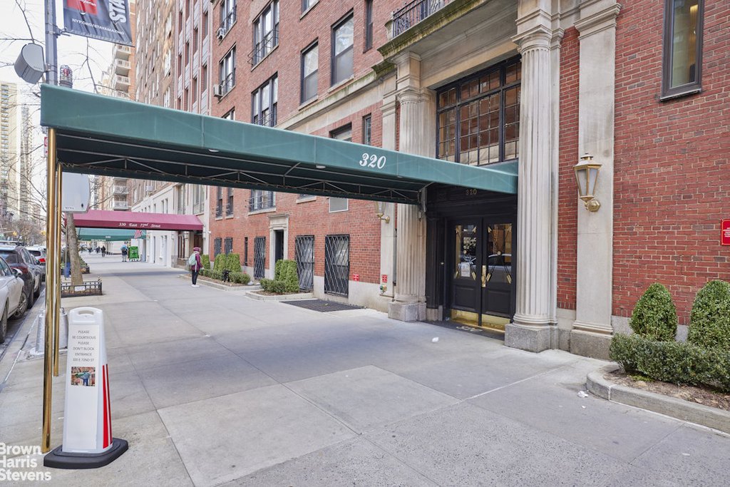 320 East 72nd Street, Unit 15B photo 10