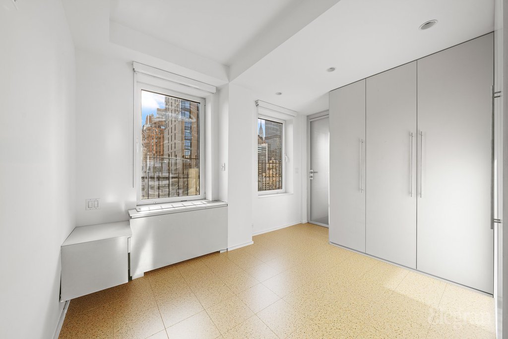 400 East 52nd Street, Unit 14G photo 7