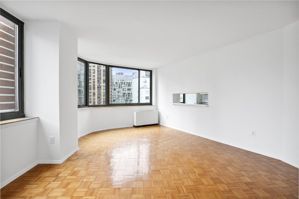 2000 Broadway, Unit 11F photo 2