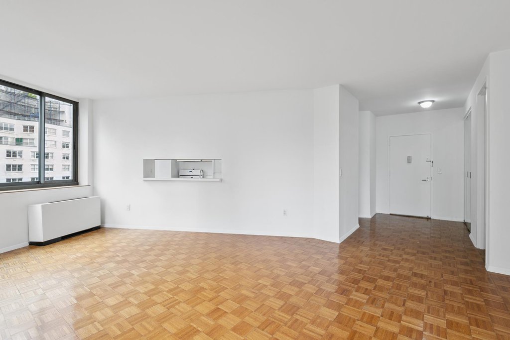 2000 Broadway, Unit 11F photo 3