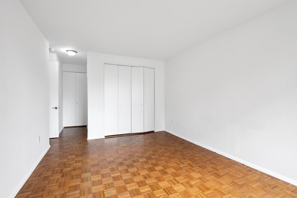 2000 Broadway, Unit 11F photo 5