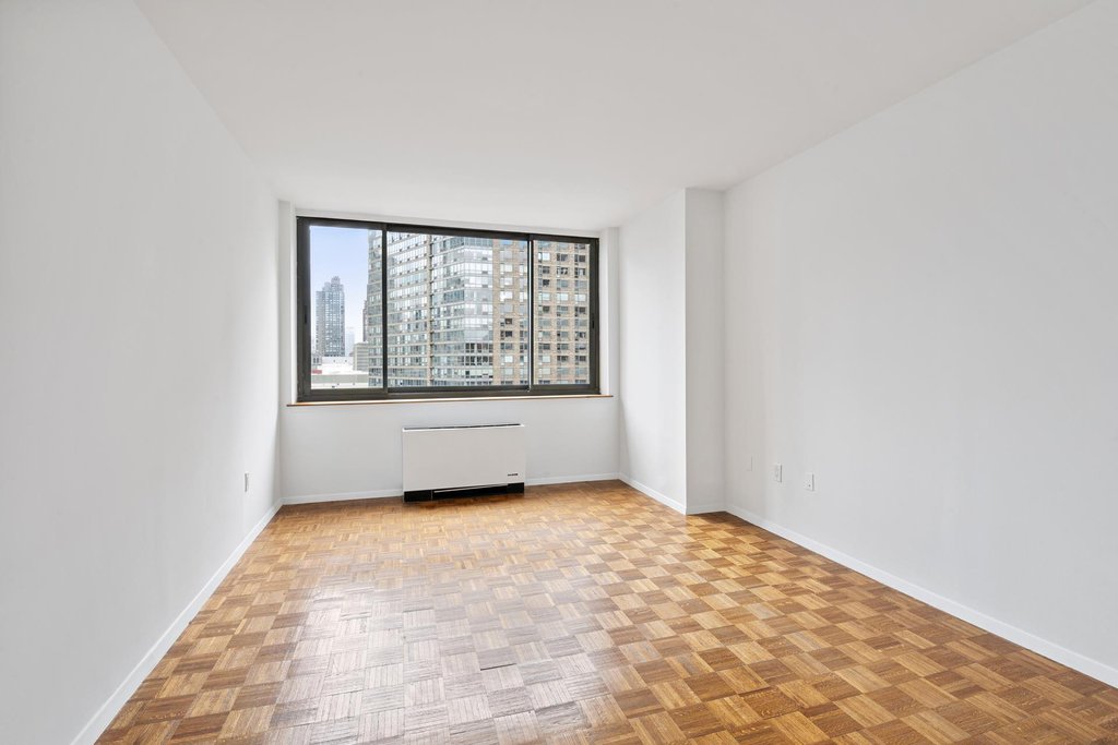 2000 Broadway, Unit 11F photo 6