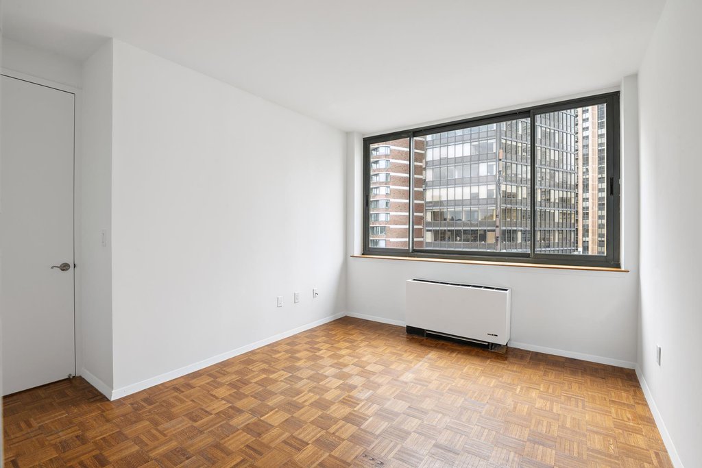 2000 Broadway, Unit 11F photo 7