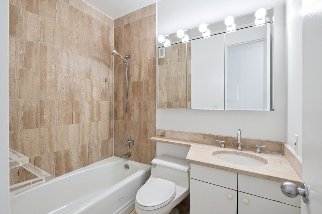 2000 Broadway, Unit 11F photo 8