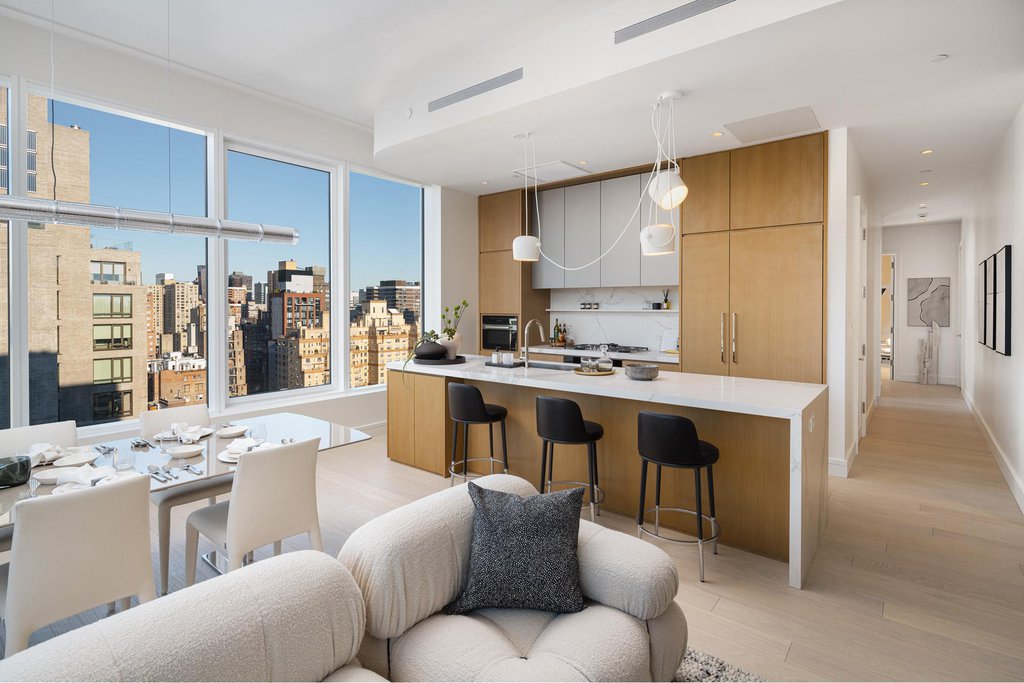 200 East 20th Street, Unit PHA photo 2