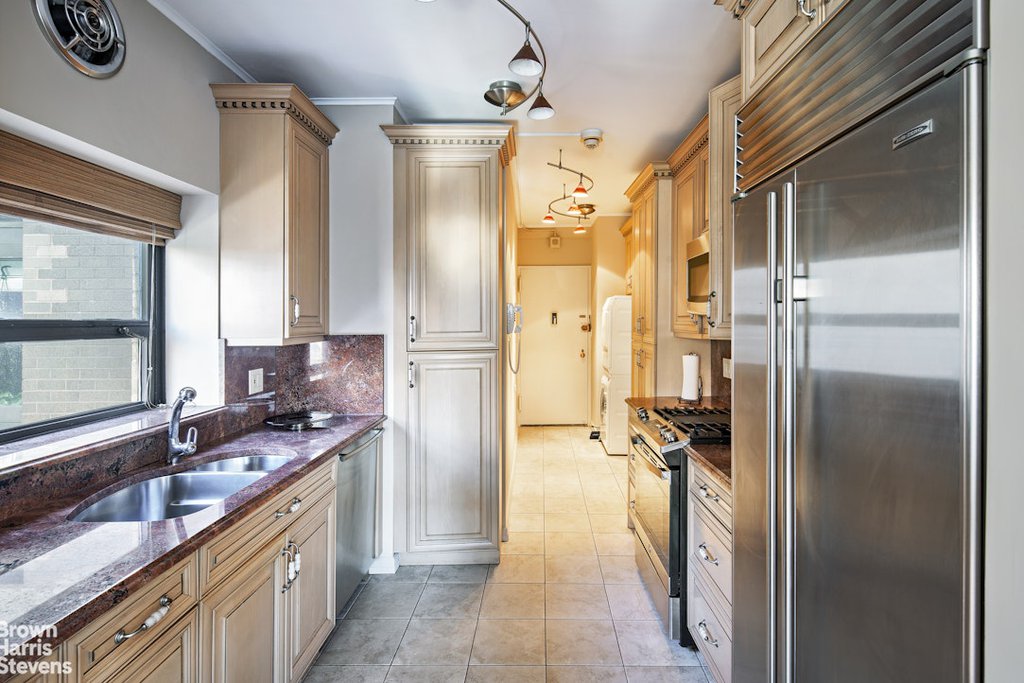 425 East 58th Street, Unit 8F