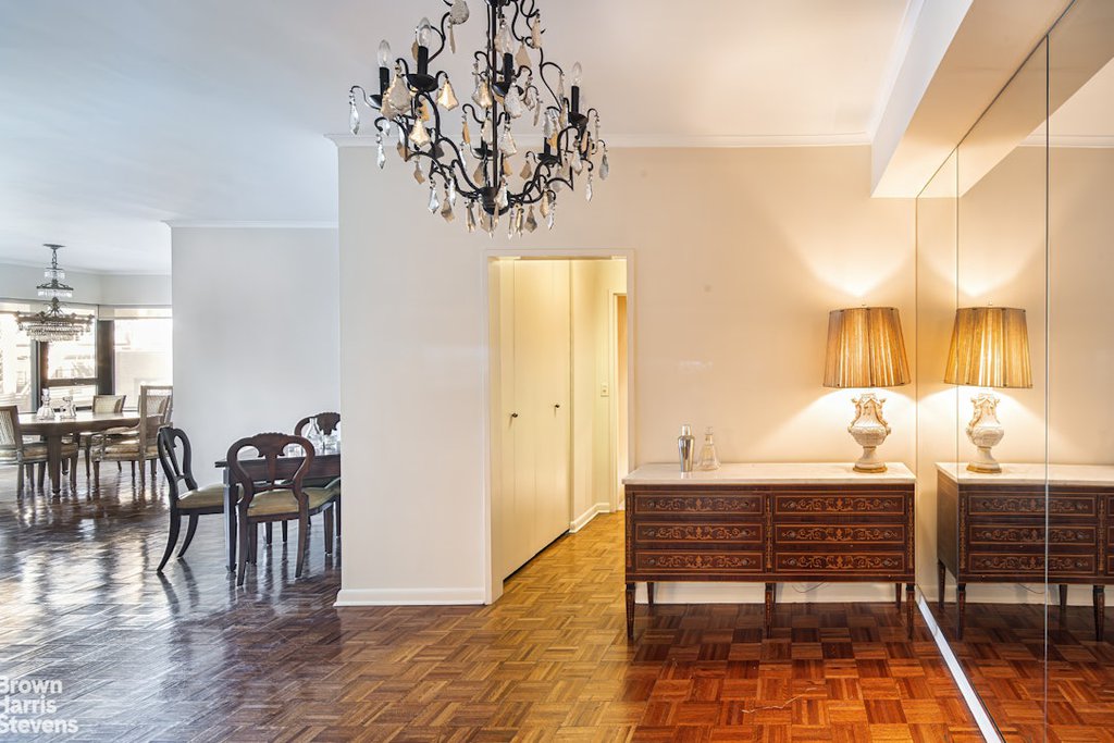 425 East 58th Street, Unit 8F photo 2
