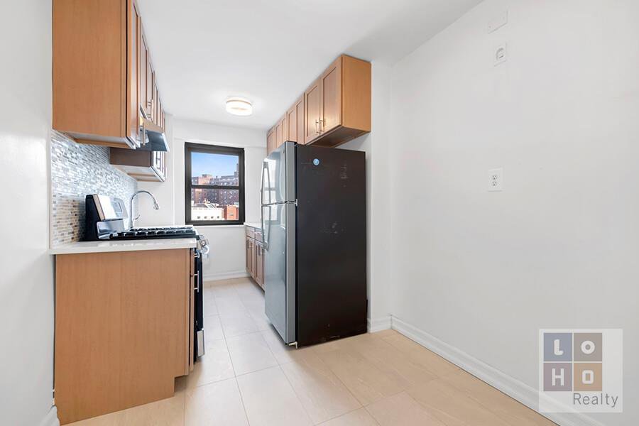 268 East Broadway, Unit A307 photo 8