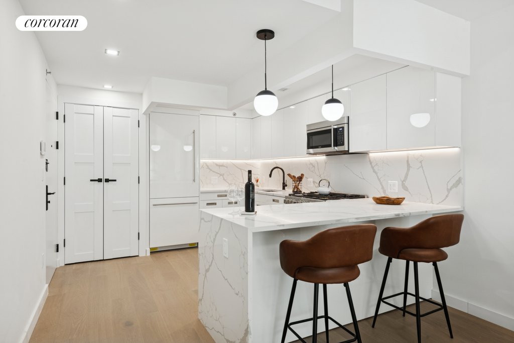 428 East 9th Street, Unit 201 photo 4