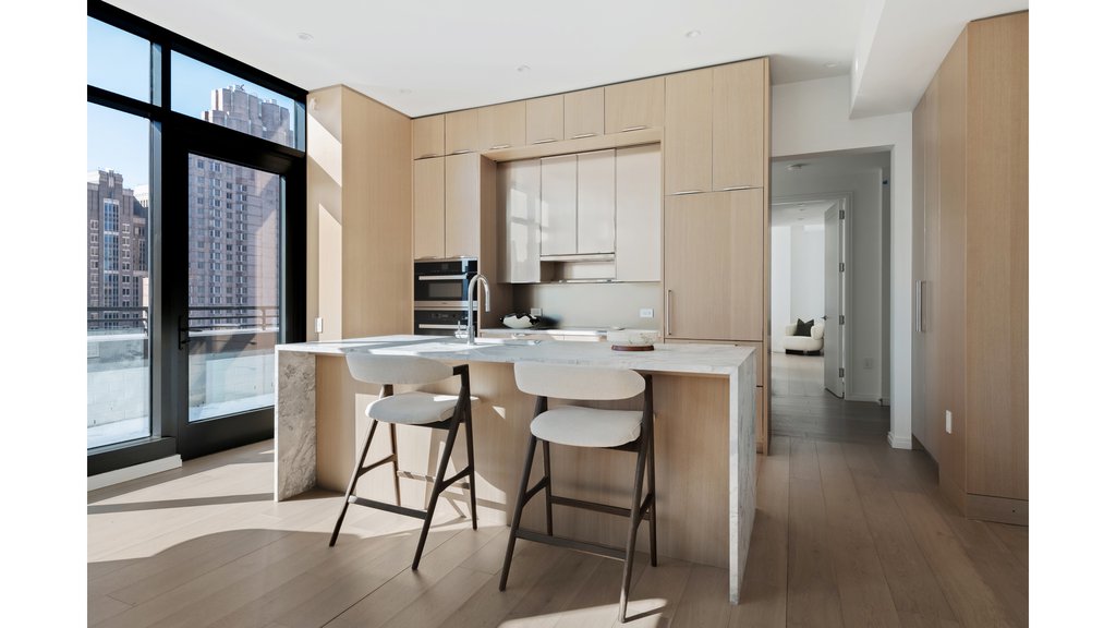 111 West 56th Street, Unit PHB photo 3