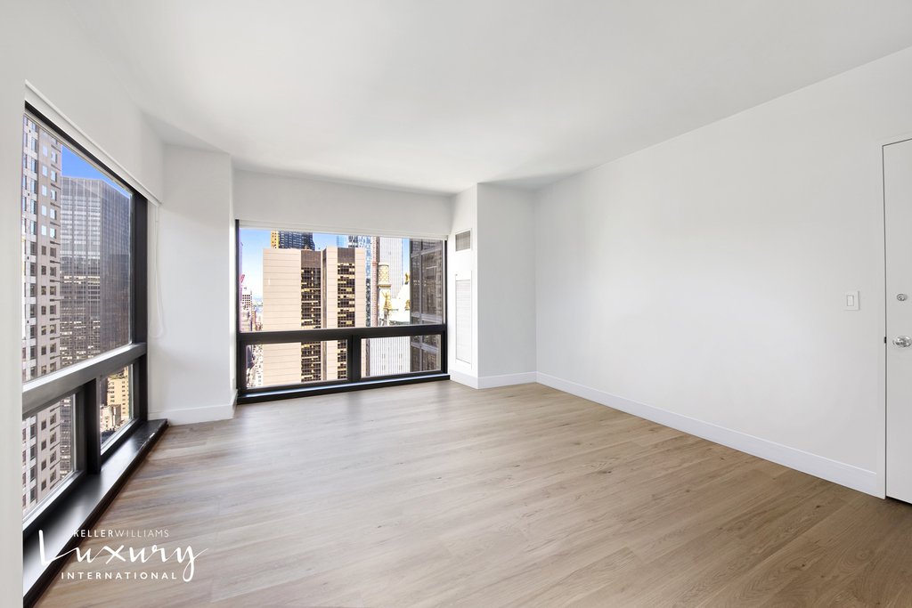 721 Fifth Avenue, Unit 37A photo 9
