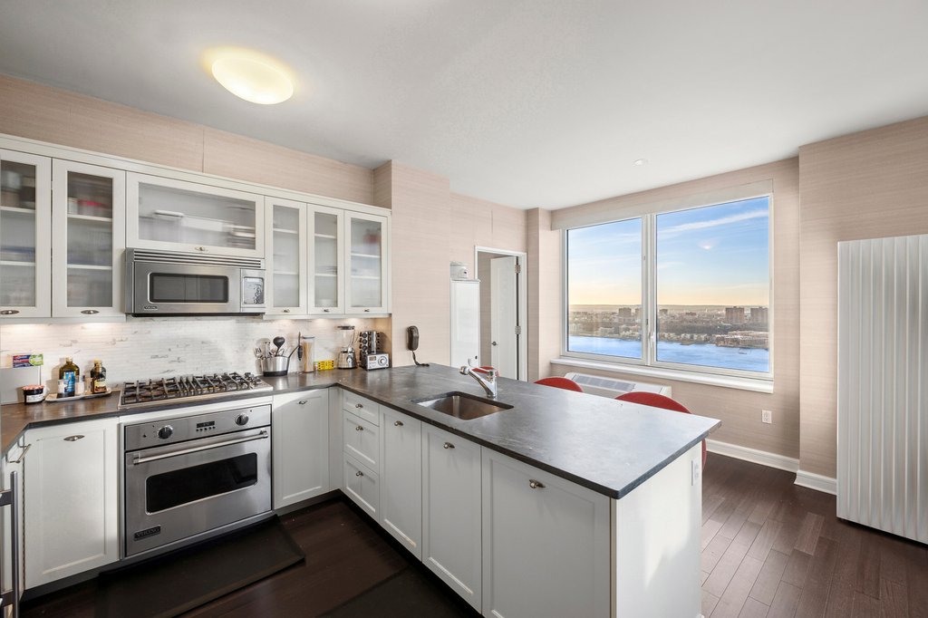 80 Riverside Boulevard, Unit PH1B photo 8