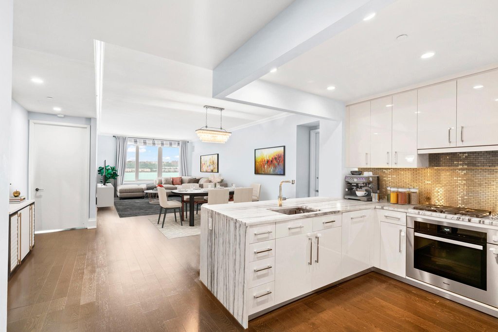 50 Riverside Boulevard, Unit 5B
