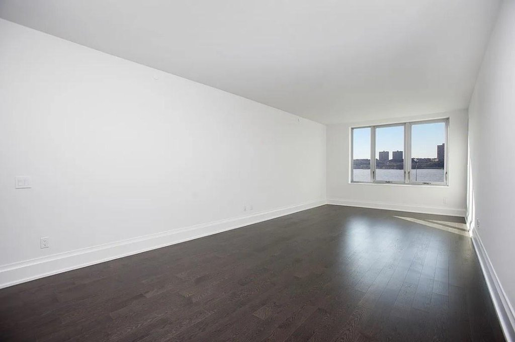 50 Riverside Boulevard, Unit 5B photo 3