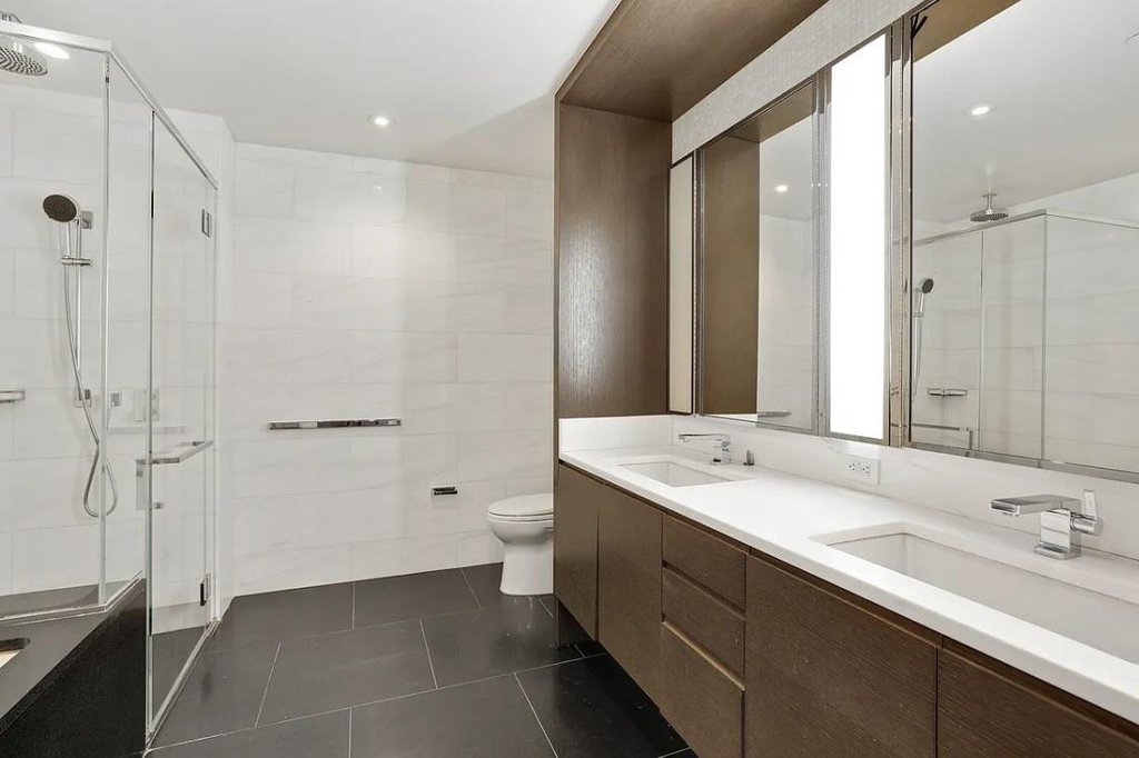 50 Riverside Boulevard, Unit 5B photo 5