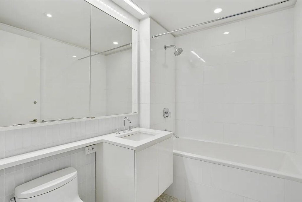 50 Riverside Boulevard, Unit 5B photo 8