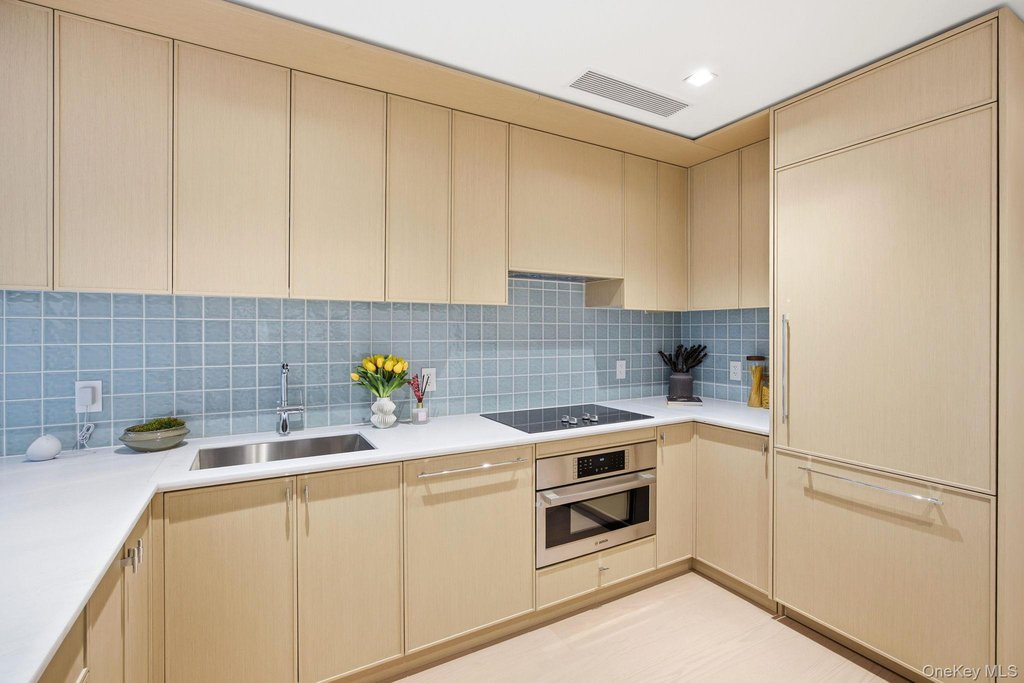 24-01 Queens Plaza North, Unit 205 photo 6