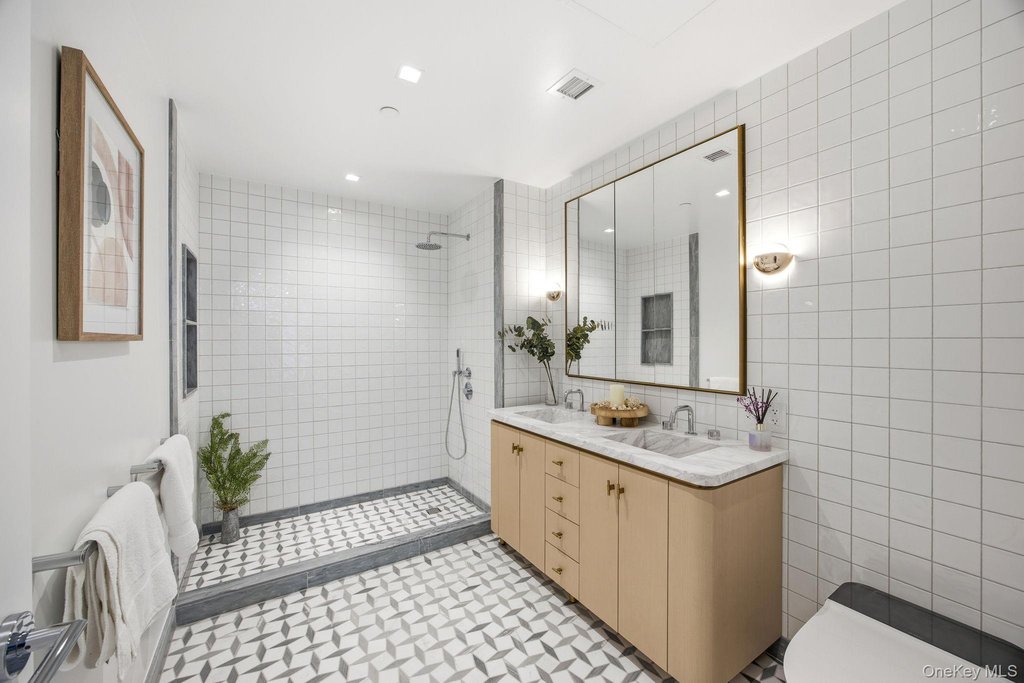 24-01 Queens Plaza North, Unit 205 photo 11