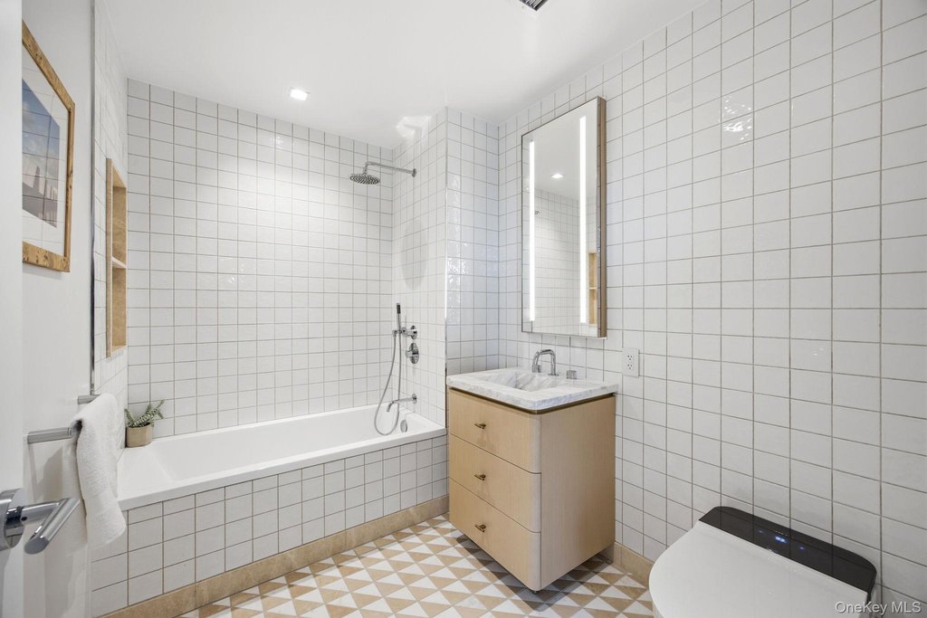 24-01 Queens Plaza North, Unit 205 photo 12