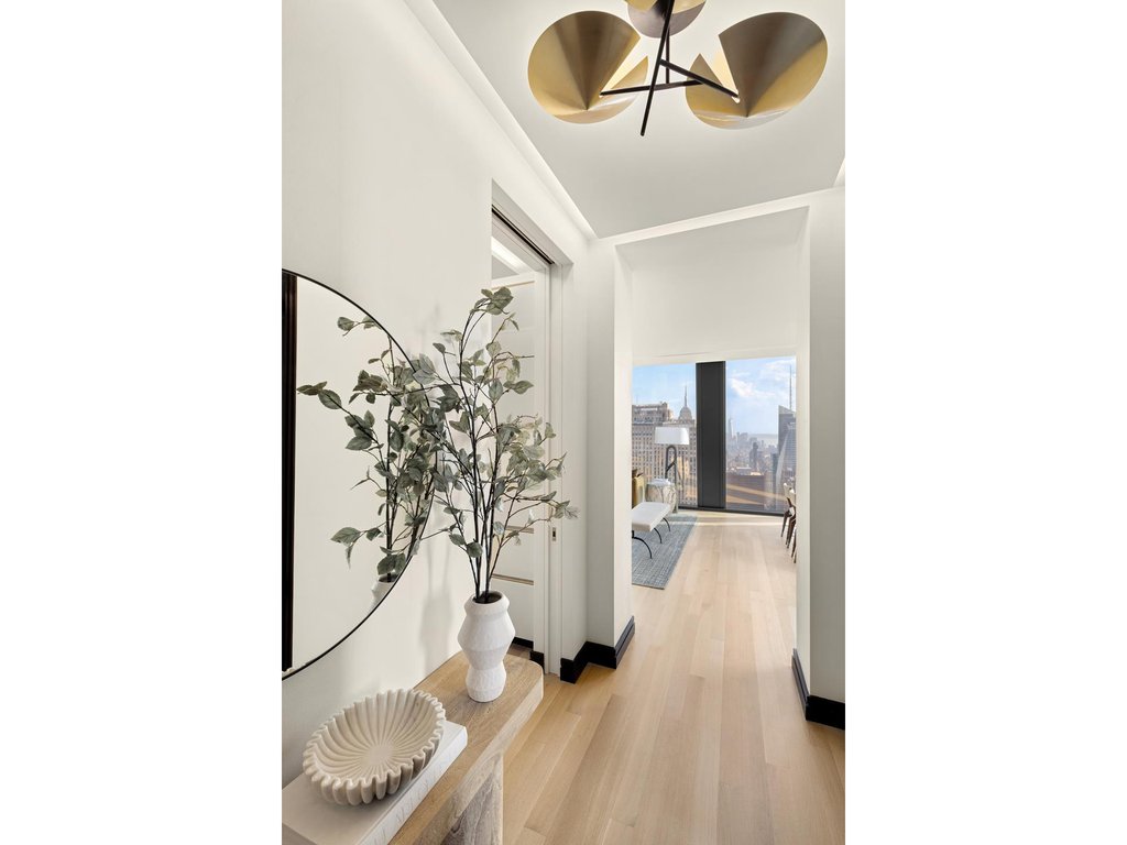 53 West 53rd Street, Unit 72B photo 2