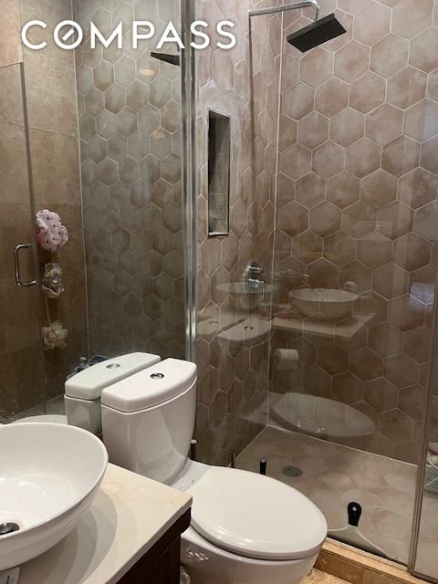582 Throop Avenue, Unit 3B photo 9