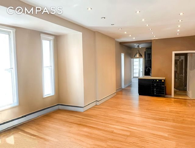 582 Throop Avenue, Unit 3B photo 2