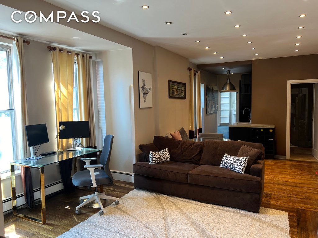 582 Throop Avenue, Unit 3B