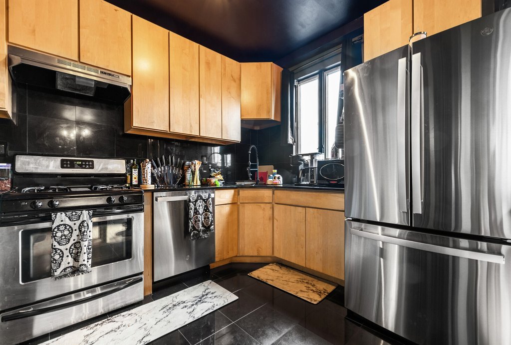 2155 Daly Avenue, Unit 6B