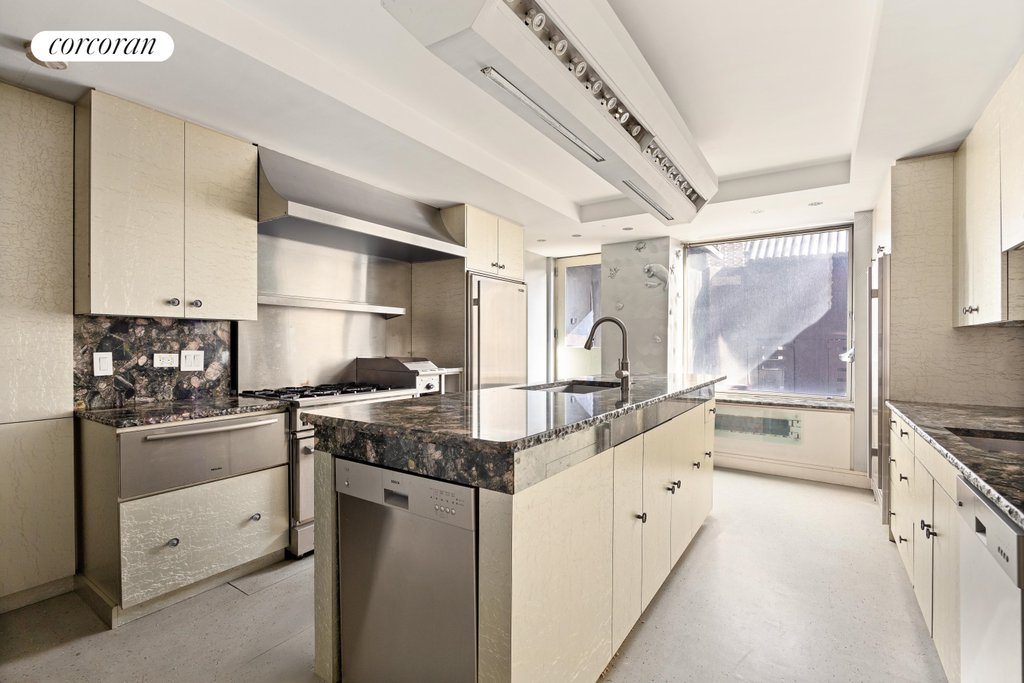 1 Beekman Place, Unit AB photo 11