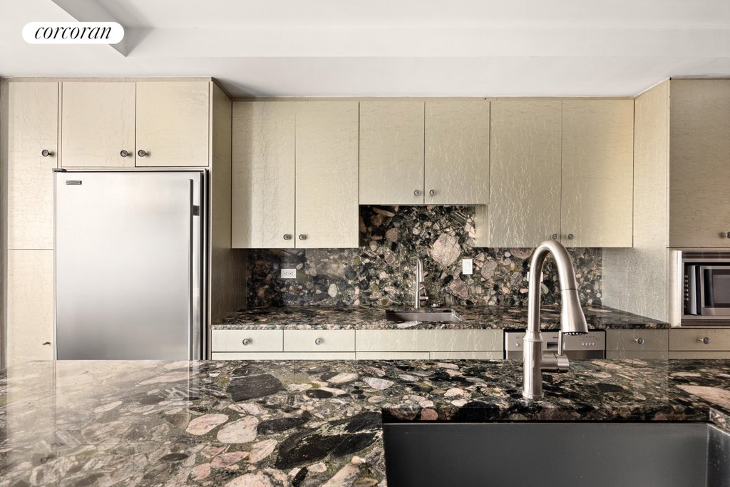 1 Beekman Place, Unit AB photo 13