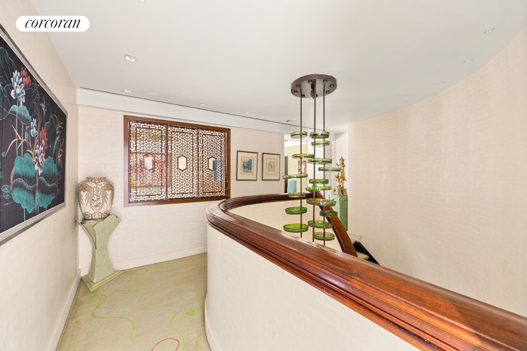 1 Beekman Place, Unit AB photo 17