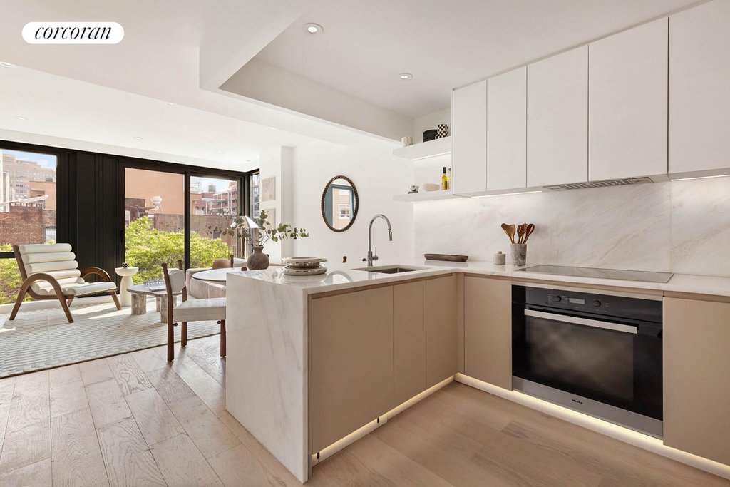 355 West 39th Street, Unit 8A photo 3