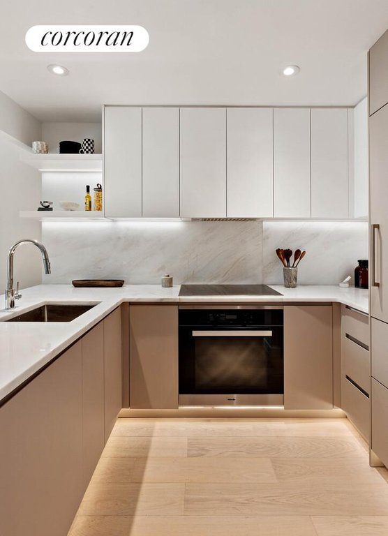 355 West 39th Street, Unit 8A photo 4