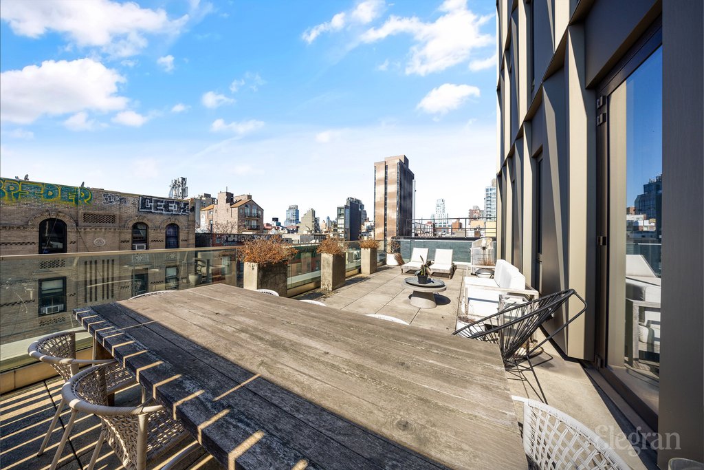 242 Broome Street, Unit 6C photo 2
