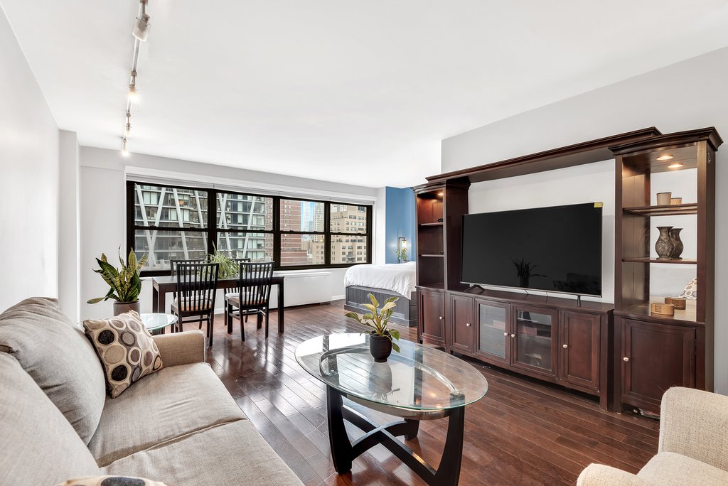 160 West End Avenue, Unit 17R
