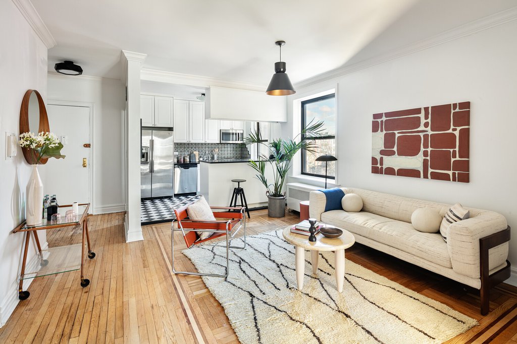 99 East 4th Street, Unit 4F photo 2