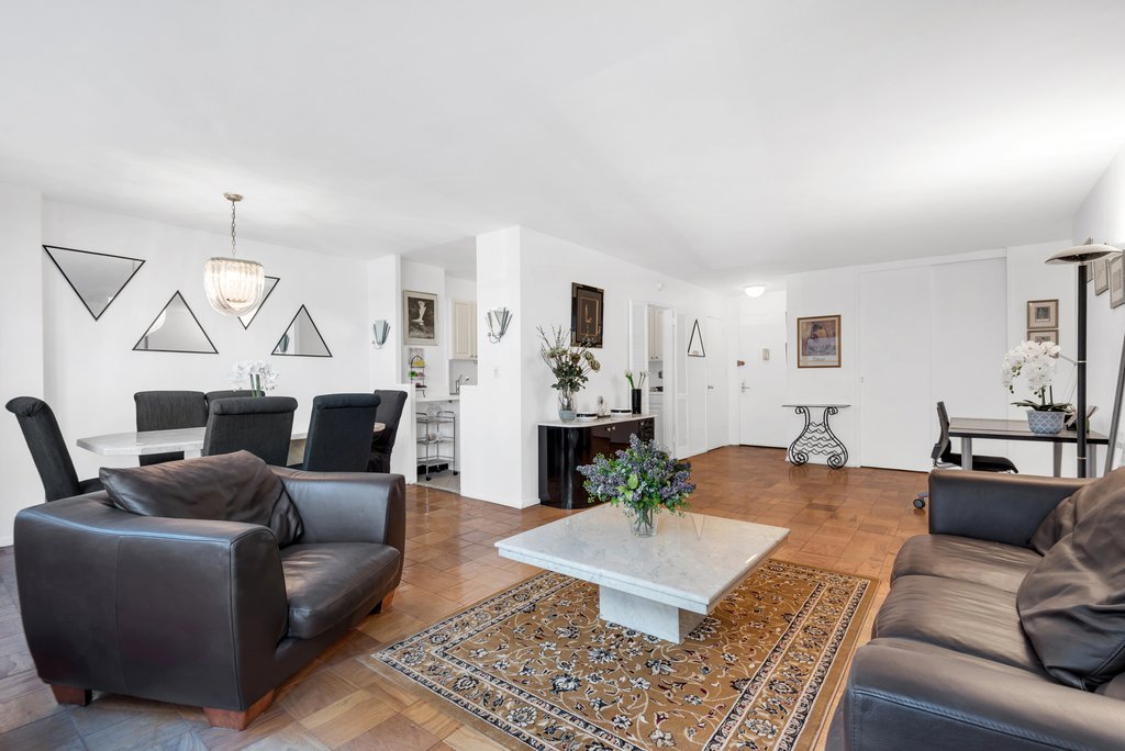 140 West End Avenue, Unit 3J